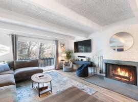 Vermont Getaway! Newly renovated!，位于Stratton Valley的酒店