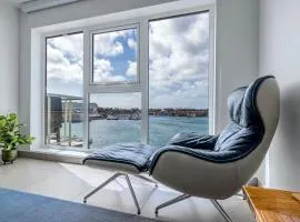 Magnificent 2 Bedroom Corner Condo With The View