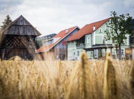 Hostel Mladinski center Šmartno ob Paki，位于Šmartno ob Paki的青旅