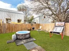 SA Family Home 3BR 3BA Home w 12 Arcade Games & HotTub- 5mins to Airport w Private Garage