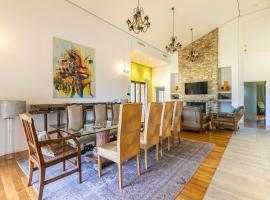 Bali and Eva Midlands，位于诺丁汉路的带停车场的酒店