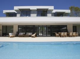 VILLA SP SUITES SANTA PONSA，位于圣蓬萨的别墅