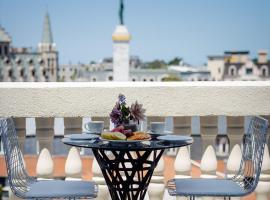 Hotel Monarch，位于巴统的酒店