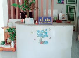 Nhà Nghỉ Lâm Tùng，位于芽庄100蛋泥浴公园附近的酒店