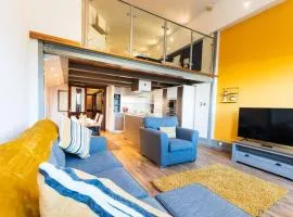 Nottingham Central Lace Market Apartment with Three Bedrooms and Free Parking