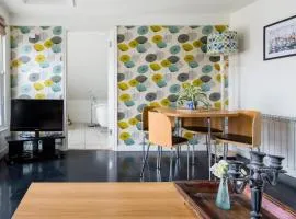 Stylish loft apartment moments from beach by Whitstable-Holidays, Bowline