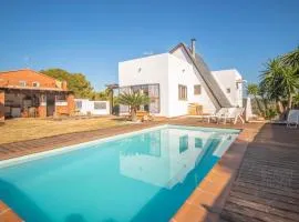 R138 Casa Jessy con gran jardin, piscina y AC