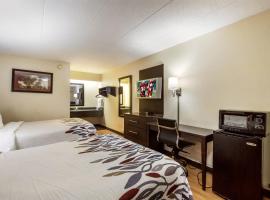 Red Roof Inn Saginaw – Frankenmuth，位于萨吉诺的酒店