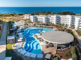 W Algarve，位于阿尔布费拉的带按摩浴缸的酒店