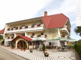 Landhotel Haringerhof mit Saunawelt und Naturbadeteich，位于格拉芬豪森的酒店