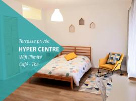 Studio hyper centre avec balcon，位于沙托鲁的公寓