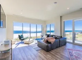 Luxury 4 BR Beachfront Condo with Rooftop Pool Next to the Hangout! GP 303