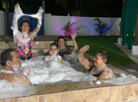 Hotel Casa Vacacional Compartida Riveras de Chulamar，位于Escuintla的酒店