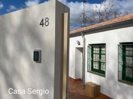 Casa Sergio，位于马德里Hipodromo de la Zarzuela附近的酒店