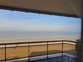 Large beachstudio seaview Blankenberge near Brugge