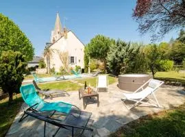 Le Clos du Tilleul Fabuleuse propriété 15 à 30 Pers Piscine au coeur d'un charmant village