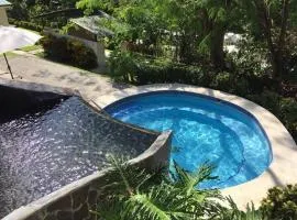 Casa Vacacional en Herradura con piscina privada