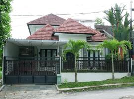 Blue Villa，位于巴厘巴板的家庭/亲子酒店