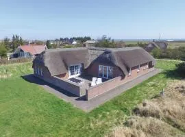 Stunning Home In Ringkøbing With Wifi