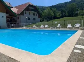 Petit cocon entre lac, golf et montagne, proche d'Annecy
