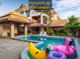 Angel Pool Villa Phuket - SHA Exta Plus，位于普吉镇普吉皇家大学附近的酒店