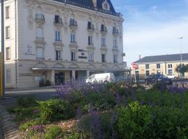 Logis Hotel des Bourbons Montluçon Climatisé，位于蒙吕松的酒店