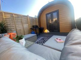 Willow Nook, near Saundersfoot and Tenby，位于桑德斯富特的酒店
