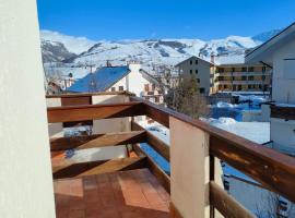 Appartamento Bucaneve，位于奥温多利Anfiteatro Triple Ski Lift附近的酒店