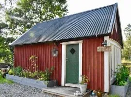 Himlakull B&B. Near the forest with swimming pond.