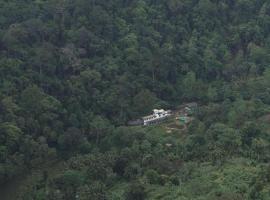 Explore Sinharaja Rain Forest Tour Camp，位于Dombagoda的酒店