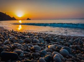 OMEO Glass Beach，位于布拉格堡的酒店