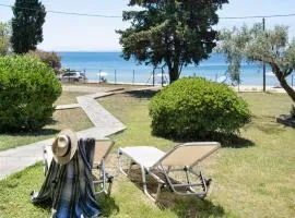 #FLH - Melo Pearl - Beachfront House in Nikiti