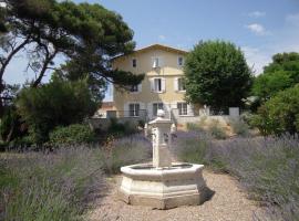 Room in Guest room - Londres guest room in the heart of the vineyard，位于Badens的酒店