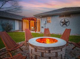 Cowboy theme with heated stock tank, pool table, BBQ, firepit, fiber internet，位于卡罗尔顿的酒店