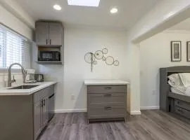 @ Marbella Lane - Adorable and Quiet Studio