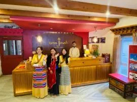 Three Jewels Boutique Hotel