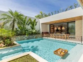 BRAND NEW 5 bd Luxury Central Villa 300m to beach
