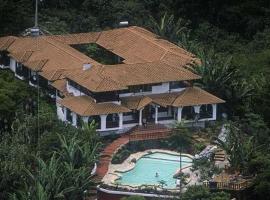 Hacienda Primavera Wilderness Ecolodge，位于Ambuqu&iacute;的木屋