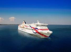 Tallink ferry -Tallinn 2 nights return cruise to Stockholm，位于塔林的船屋