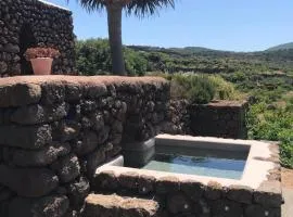 Dammusi IL SERRALH -Pantelleria-