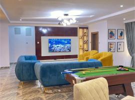 3 Bedroom Luxury Apartment in Lekki，位于拉各斯的酒店