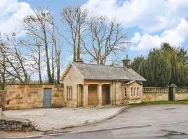 North Lodge - 17th Century Gate Cottage at Hassop Hall