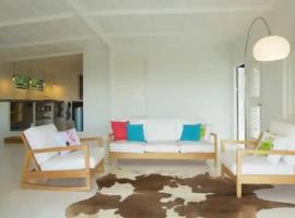 Idyllic Curacao Home with Stunning Views，位于威廉斯塔德的乡村别墅