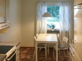 2 Bedroom Cozy Apartment In Kvillsfors