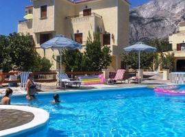 Agrilionas Beach，位于马拉松坎博斯的酒店