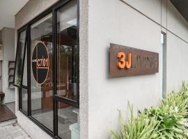 3J Living，位于Binong的旅馆