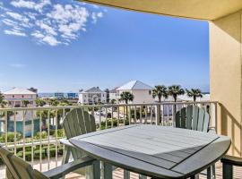 Gulf Shores Vacation Rental Walk to Beach!，位于格尔夫海岸的Spa酒店