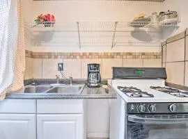 Cozy Powder Springs Home, 12 Mi to Six Flags