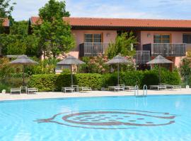 Green Village Eco Resort，位于利尼亚诺萨比亚多罗利格纳诺高尔夫俱乐部附近的酒店