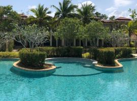 Pool Villa Phuket 2 bedroom，位于拉扬海滩度普吉岛拉古纳高尔夫俱乐部附近的酒店